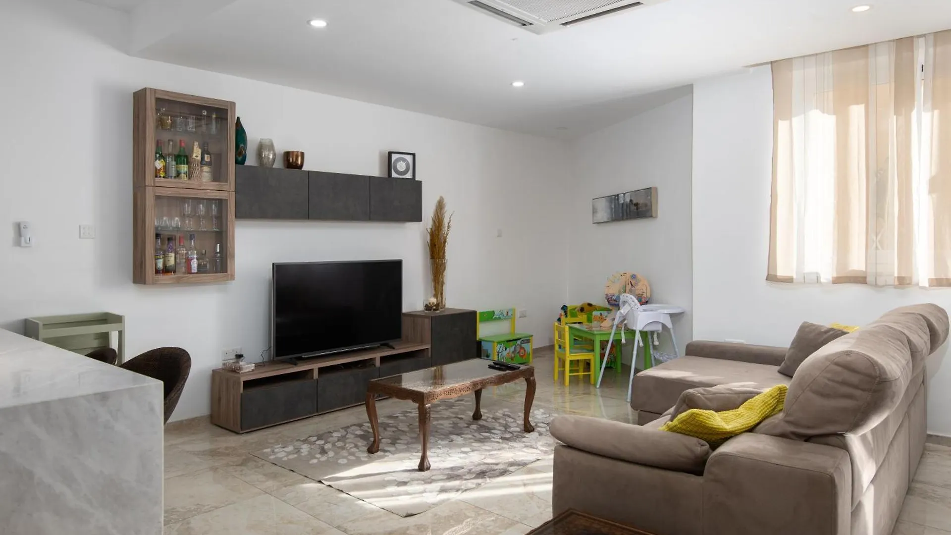 Family-Friendly Spacious Townhouse With Garden - Close To Airport Gudja 0*,  Malta