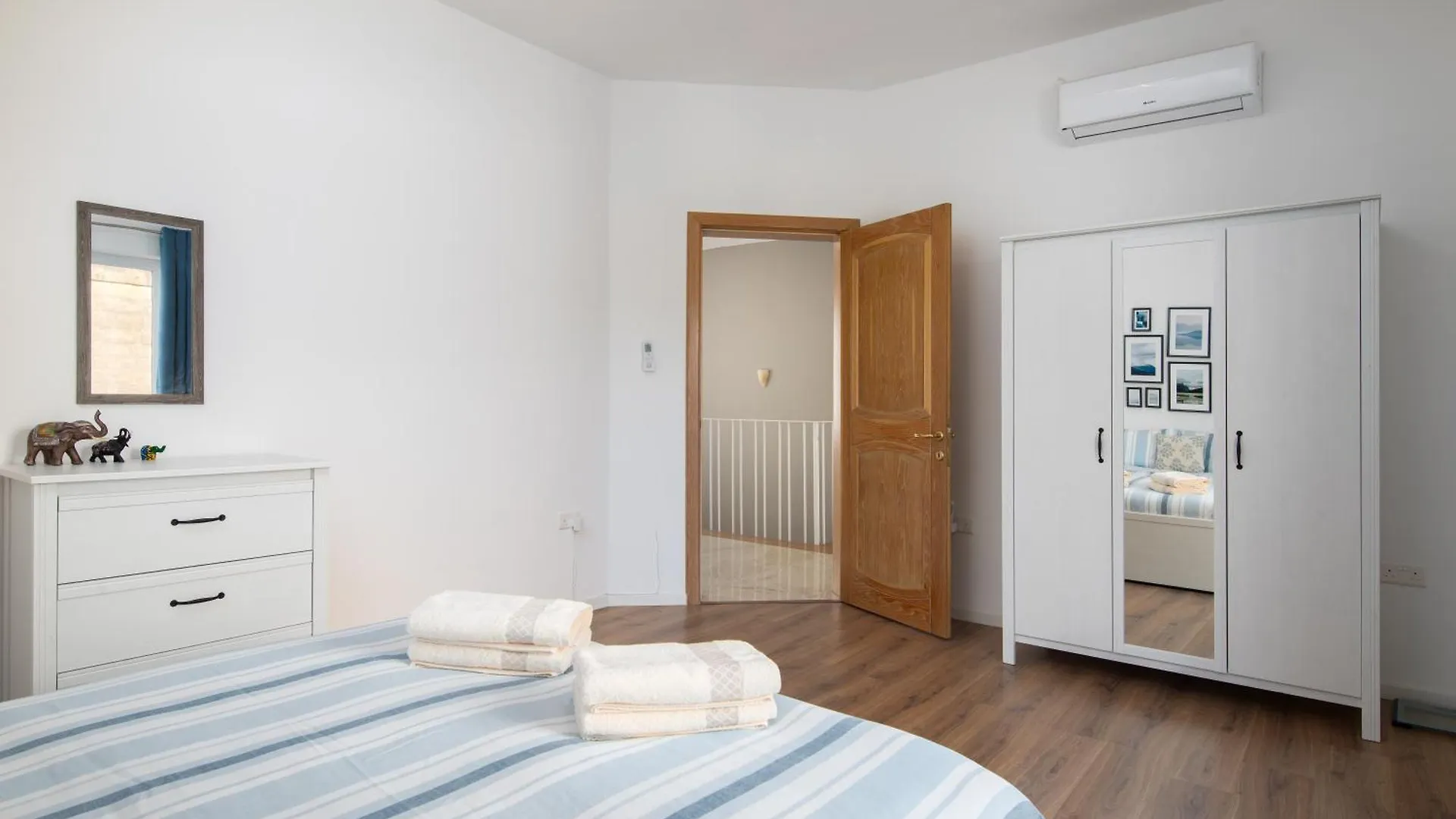 Family-Friendly Spacious Townhouse With Garden - Close To Airport Gudja Apartment